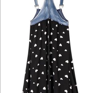 White Heart ruffle patch pocket jumper